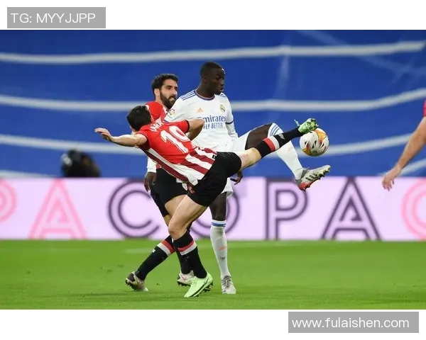 重庆足球队以88分领跑选拔赛积分榜展现强劲实力